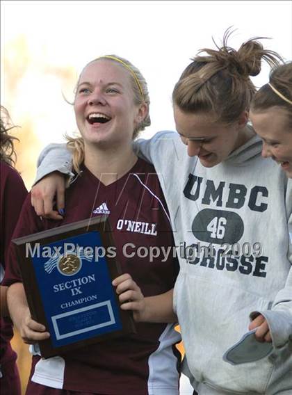 Thumbnail 1 in Highland vs. O Neill (Section 9 Class B Final) photogallery.