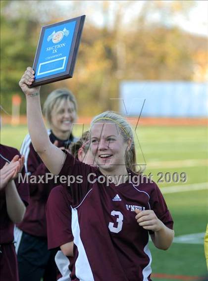Thumbnail 1 in Highland vs. O Neill (Section 9 Class B Final) photogallery.
