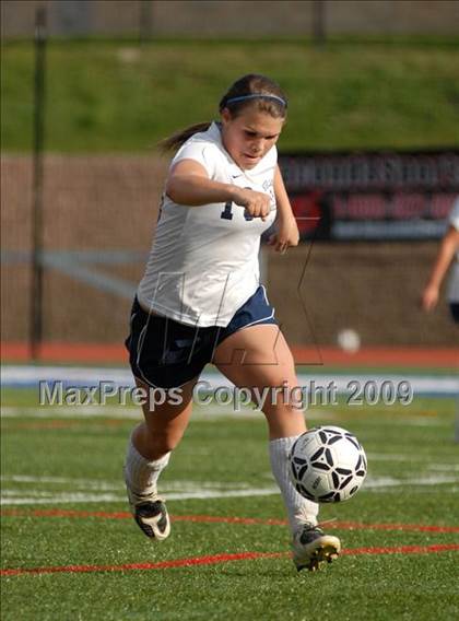 Thumbnail 1 in Highland vs. O Neill (Section 9 Class B Final) photogallery.
