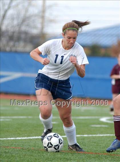 Thumbnail 1 in Highland vs. O Neill (Section 9 Class B Final) photogallery.