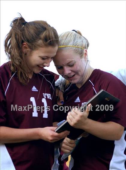 Thumbnail 2 in Highland vs. O Neill (Section 9 Class B Final) photogallery.