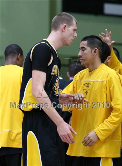 Thumbnail 3 in University vs. San Pedro (CIF LA City Section D2 Final) photogallery.