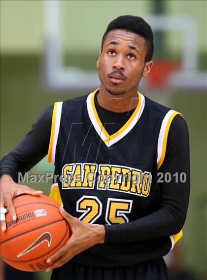Thumbnail 3 in University vs. San Pedro (CIF LA City Section D2 Final) photogallery.