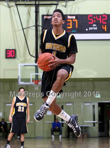 Thumbnail 2 in University vs. San Pedro (CIF LA City Section D2 Final) photogallery.