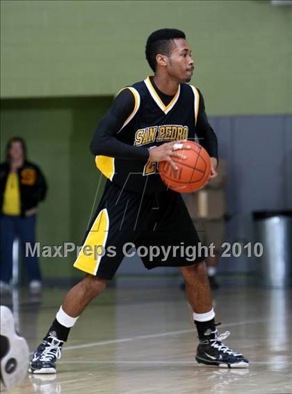Thumbnail 1 in University vs. San Pedro (CIF LA City Section D2 Final) photogallery.