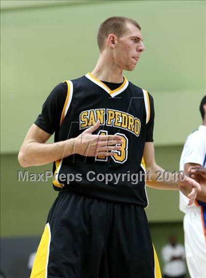 Thumbnail 3 in University vs. San Pedro (CIF LA City Section D2 Final) photogallery.