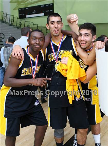 Thumbnail 1 in University vs. San Pedro (CIF LA City Section D2 Final) photogallery.