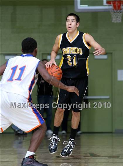 Thumbnail 1 in University vs. San Pedro (CIF LA City Section D2 Final) photogallery.