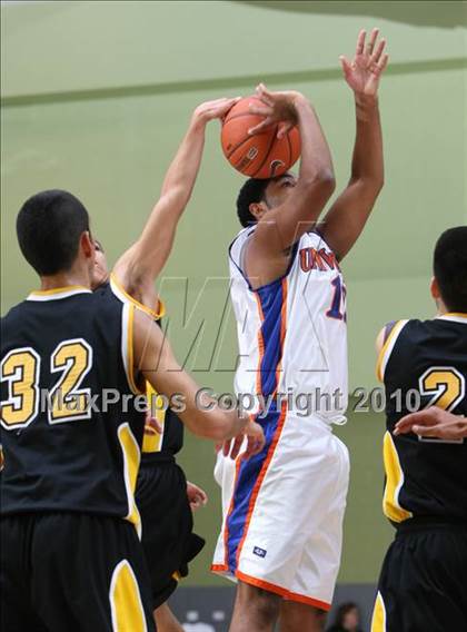 Thumbnail 3 in University vs. San Pedro (CIF LA City Section D2 Final) photogallery.