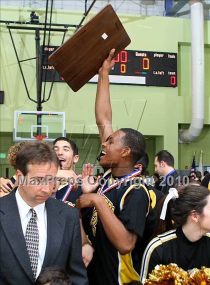 Thumbnail 1 in University vs. San Pedro (CIF LA City Section D2 Final) photogallery.