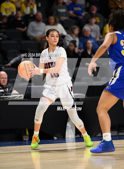 Thumbnail 1 in Hoehne vs. Simla (CHSAA 2A Great 8) photogallery.