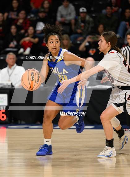 Thumbnail 2 in Hoehne vs. Simla (CHSAA 2A Great 8) photogallery.