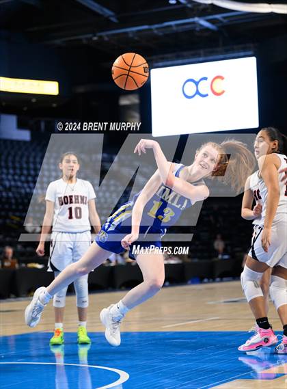 Thumbnail 2 in Hoehne vs. Simla (CHSAA 2A Great 8) photogallery.