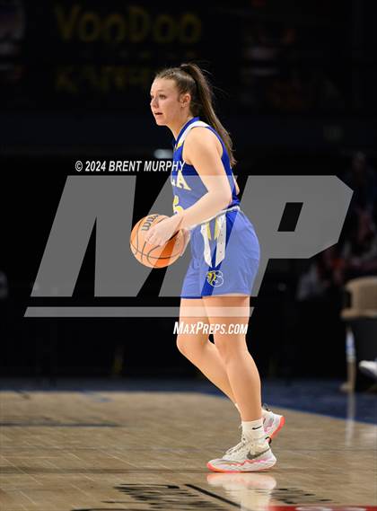 Thumbnail 2 in Hoehne vs. Simla (CHSAA 2A Great 8) photogallery.