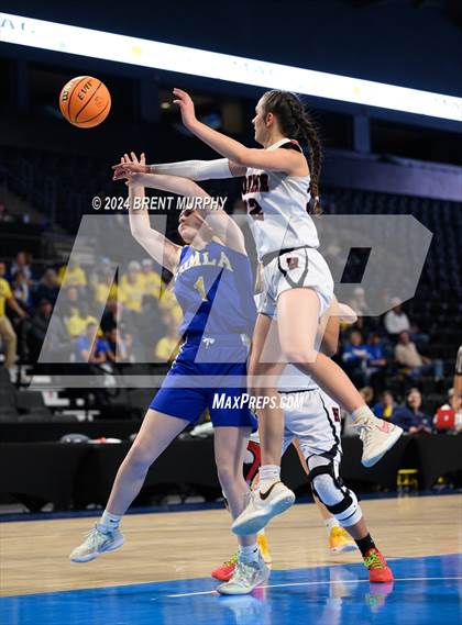 Thumbnail 1 in Hoehne vs. Simla (CHSAA 2A Great 8) photogallery.