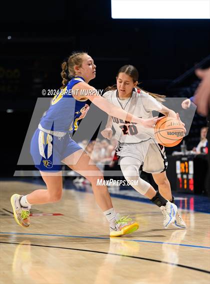 Thumbnail 3 in Hoehne vs. Simla (CHSAA 2A Great 8) photogallery.