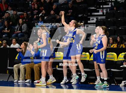 Thumbnail 3 in Hoehne vs. Simla (CHSAA 2A Great 8) photogallery.