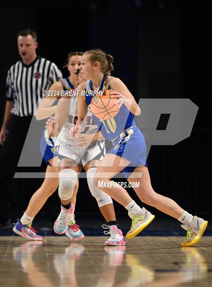 Thumbnail 1 in Hoehne vs. Simla (CHSAA 2A Great 8) photogallery.