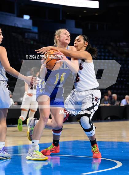 Thumbnail 3 in Hoehne vs. Simla (CHSAA 2A Great 8) photogallery.