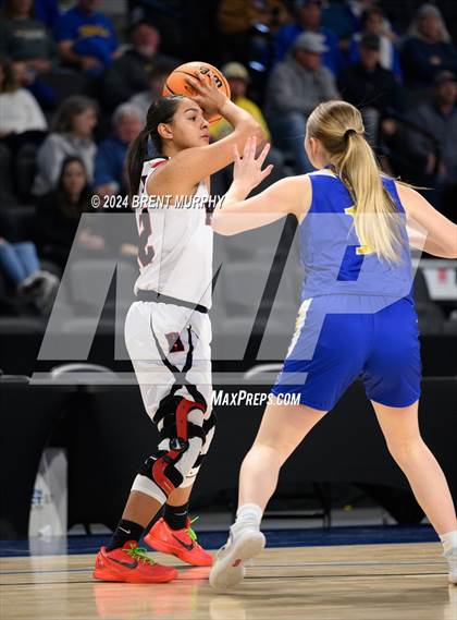 Thumbnail 1 in Hoehne vs. Simla (CHSAA 2A Great 8) photogallery.