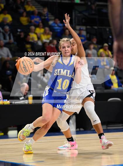 Thumbnail 2 in Hoehne vs. Simla (CHSAA 2A Great 8) photogallery.