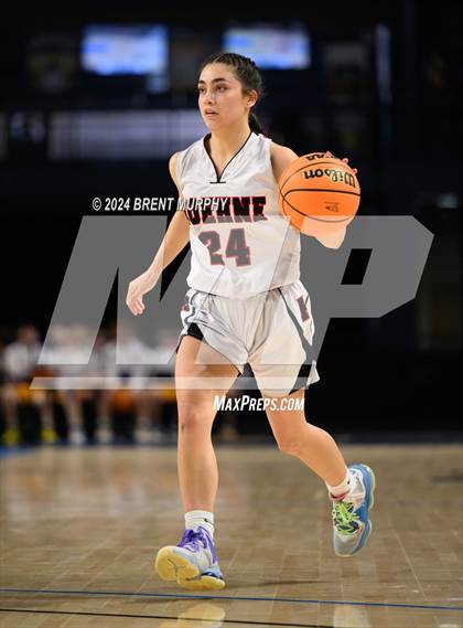 Thumbnail 3 in Hoehne vs. Simla (CHSAA 2A Great 8) photogallery.