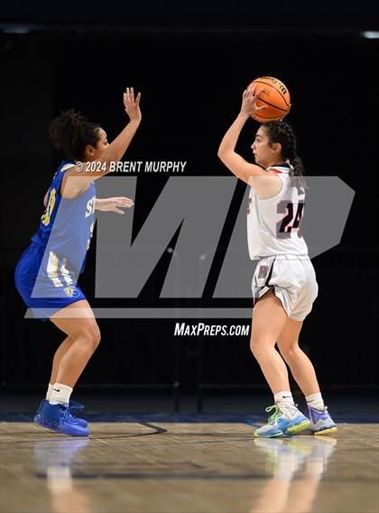 Thumbnail 1 in Hoehne vs. Simla (CHSAA 2A Great 8) photogallery.