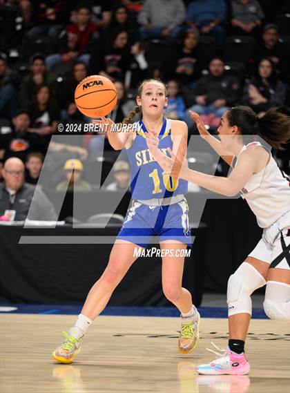 Thumbnail 1 in Hoehne vs. Simla (CHSAA 2A Great 8) photogallery.
