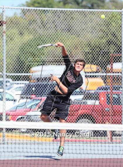 Thumbnail 2 in Flour Bluff, Gregory-Portland vs. Uvalde, Calallan (UIL 5A Area Tournament) photogallery.