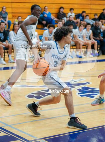 Thumbnail 2 in Deer Valley vs. Horizon (Hoopsgiving Tournament) photogallery.