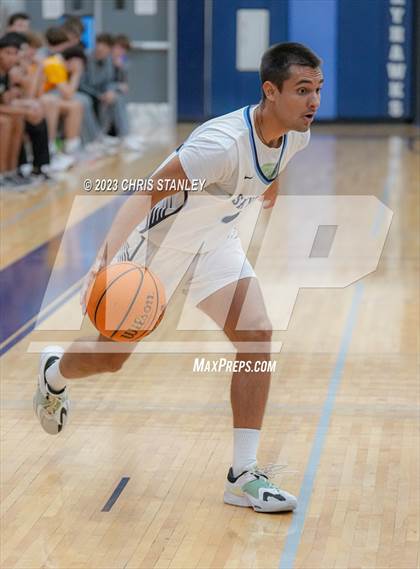 Thumbnail 1 in Deer Valley vs. Horizon (Hoopsgiving Tournament) photogallery.