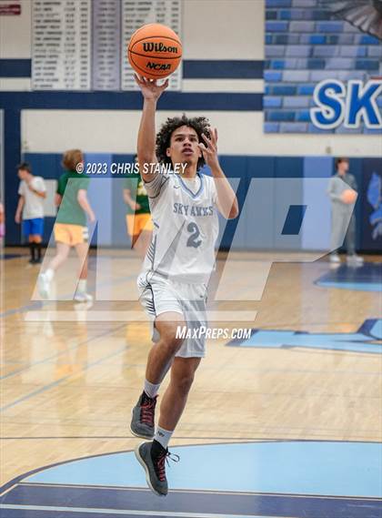 Thumbnail 1 in Deer Valley vs. Horizon (Hoopsgiving Tournament) photogallery.