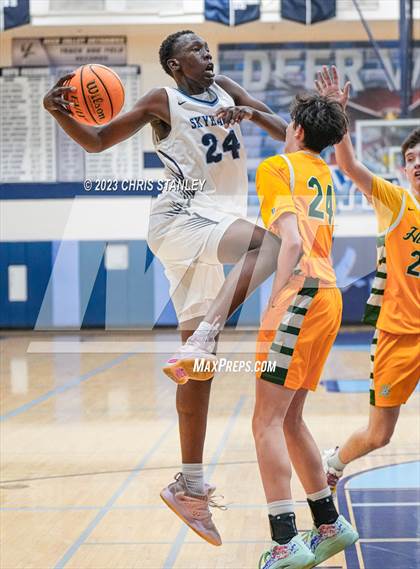 Thumbnail 1 in Deer Valley vs. Horizon (Hoopsgiving Tournament) photogallery.