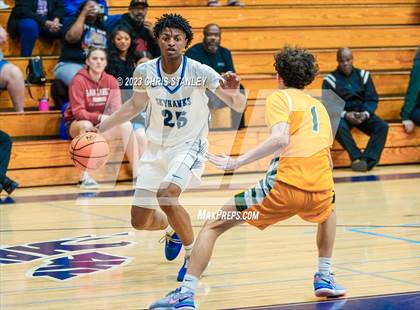 Thumbnail 2 in Deer Valley vs. Horizon (Hoopsgiving Tournament) photogallery.