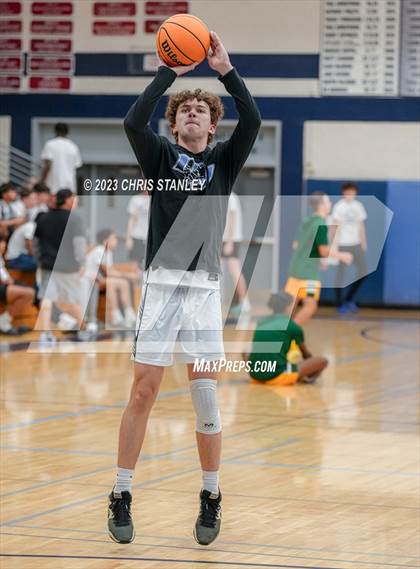 Thumbnail 1 in Deer Valley vs. Horizon (Hoopsgiving Tournament) photogallery.