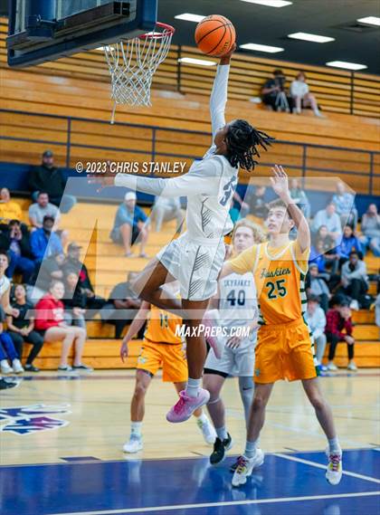 Thumbnail 2 in Deer Valley vs. Horizon (Hoopsgiving Tournament) photogallery.