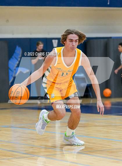 Thumbnail 2 in Deer Valley vs. Horizon (Hoopsgiving Tournament) photogallery.