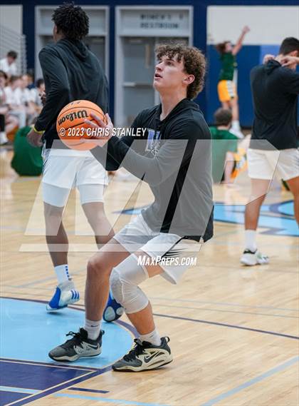 Thumbnail 2 in Deer Valley vs. Horizon (Hoopsgiving Tournament) photogallery.