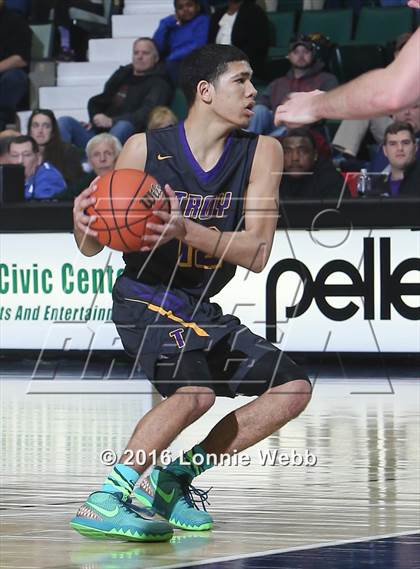Thumbnail 1 in Troy vs. Williamsville South (NYSPHSAA Class A Semifinal) photogallery.
