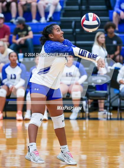 Thumbnail 3 in Shoemaker @ Lampasas photogallery.