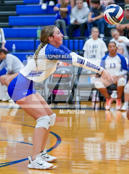 Thumbnail 2 in Shoemaker @ Lampasas photogallery.