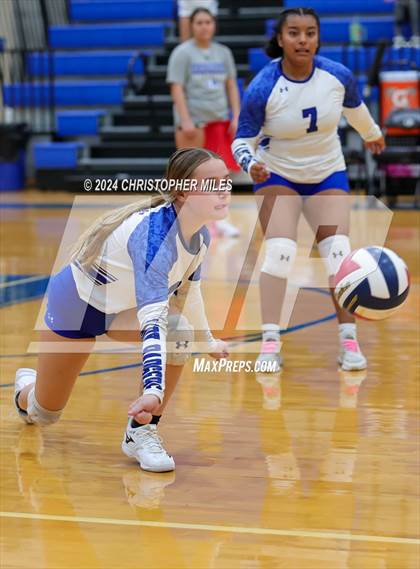 Thumbnail 1 in Shoemaker @ Lampasas photogallery.