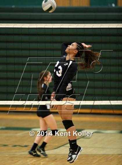 Thumbnail 1 in Rochester vs. Lake Orion photogallery.
