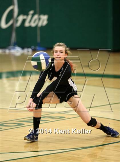 Thumbnail 3 in Rochester vs. Lake Orion photogallery.