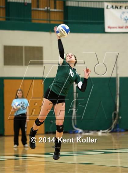 Thumbnail 3 in Rochester vs. Lake Orion photogallery.