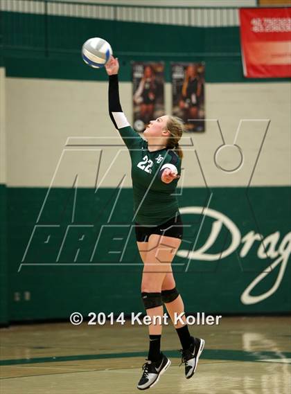Thumbnail 3 in Rochester vs. Lake Orion photogallery.
