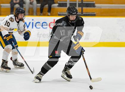 Thumbnail 3 in Mount Juliet vs Ravenwood photogallery.