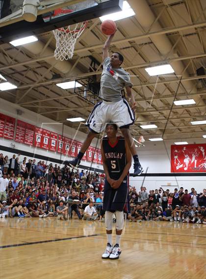 Thumbnail 2 in Iolani Classic Slam Dunk Contest  photogallery.
