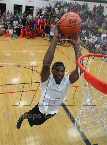 Thumbnail 2 in Iolani Classic Slam Dunk Contest  photogallery.
