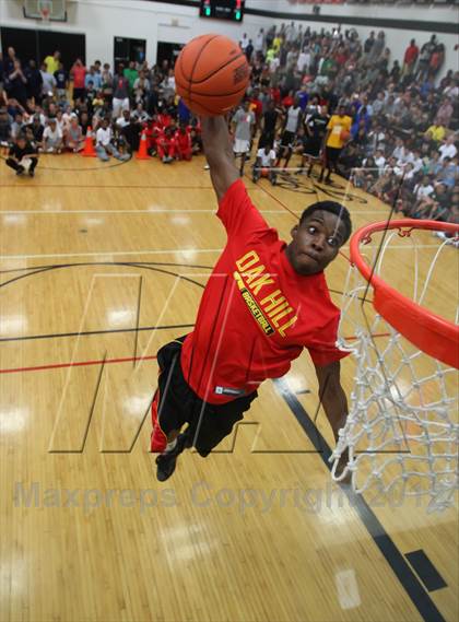 Thumbnail 3 in Iolani Classic Slam Dunk Contest  photogallery.